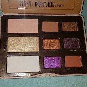 Too Faced Peanut Butter and Jelly palette